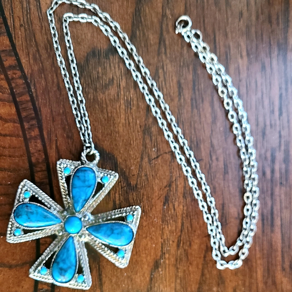 Natural turquoise 2" pendant necklace